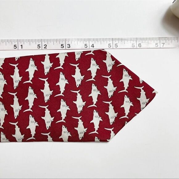 Josh Bach Necktie 100% Silk Red White Sharks Science Fisherman Ocean - Picture 7 of 7
